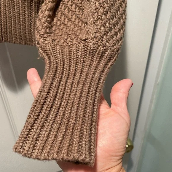 Olivaceous Sweater. Size: Small. NWT. Brown. Long Sleeve. - Picture 2 of 7